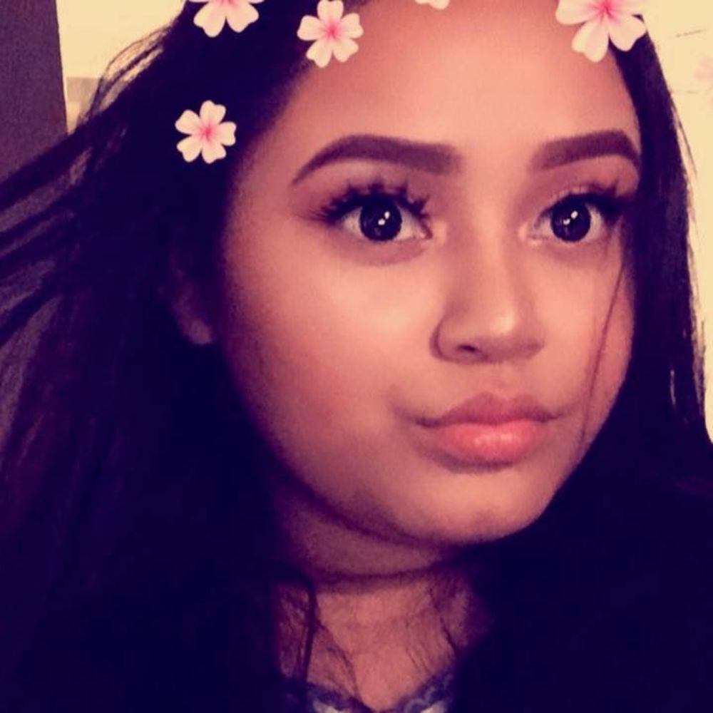 Meet your Posher, Valeria